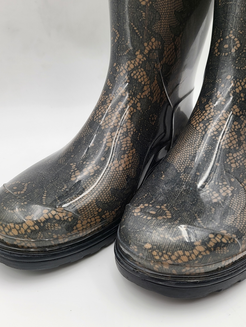 Valentino Garavani Women's Black Lace-Print Rain Boots..size 37 - Picture 2 of 14
